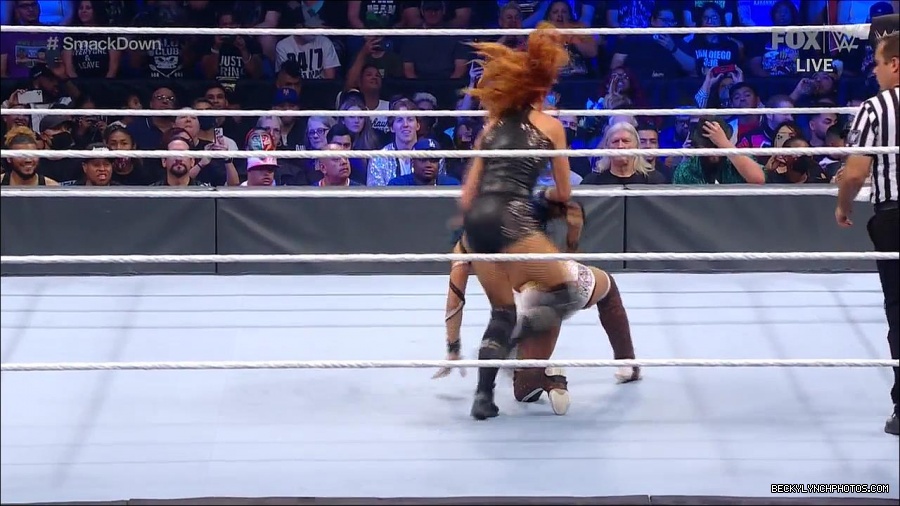 WWE_Supersized_SmackDown_2021_10_15_720p_HDTV_x264-NWCHD_mp4_005251724.jpg