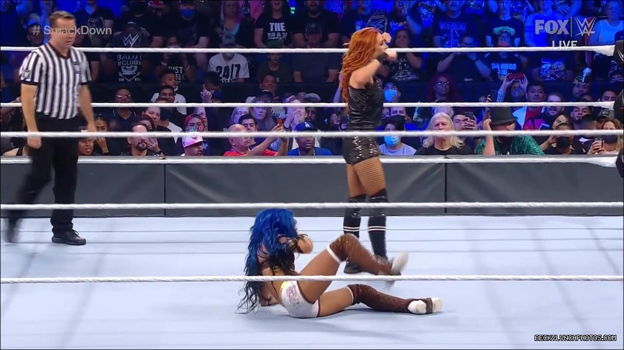 WWE_Supersized_SmackDown_2021_10_15_720p_HDTV_x264-NWCHD_mp4_005260733.jpg