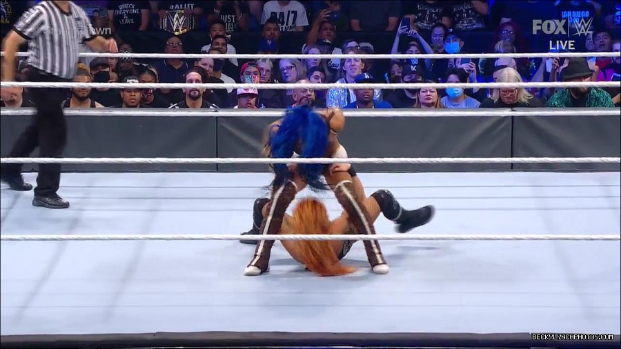 WWE_Supersized_SmackDown_2021_10_15_720p_HDTV_x264-NWCHD_mp4_005273345.jpg