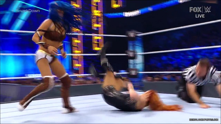 WWE_Supersized_SmackDown_2021_10_15_720p_HDTV_x264-NWCHD_mp4_005290162.jpg