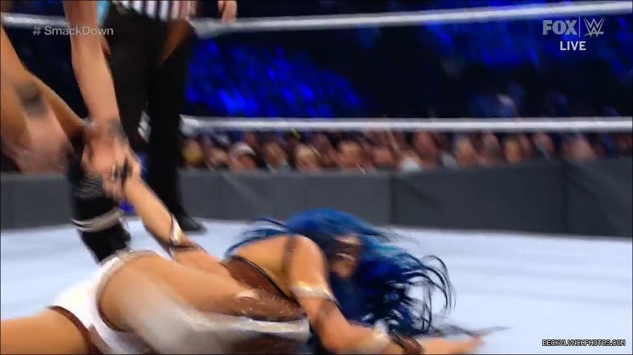 WWE_Supersized_SmackDown_2021_10_15_720p_HDTV_x264-NWCHD_mp4_005331603.jpg