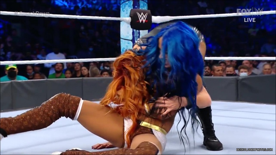 WWE_Supersized_SmackDown_2021_10_15_720p_HDTV_x264-NWCHD_mp4_005344216.jpg