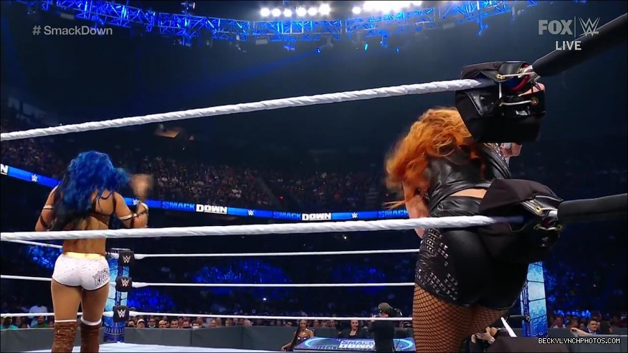 WWE_Supersized_SmackDown_2021_10_15_720p_HDTV_x264-NWCHD_mp4_005353826.jpg