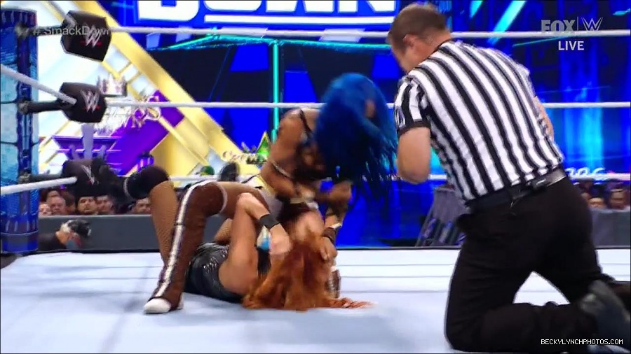 WWE_Supersized_SmackDown_2021_10_15_720p_HDTV_x264-NWCHD_mp4_005374847.jpg
