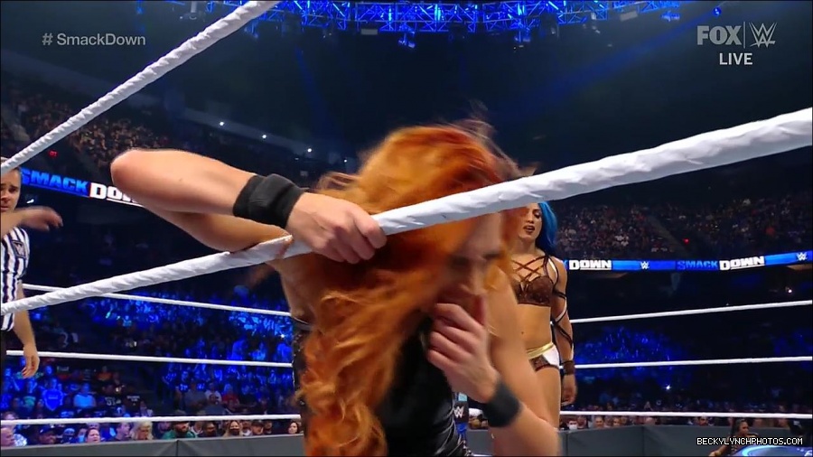 WWE_Supersized_SmackDown_2021_10_15_720p_HDTV_x264-NWCHD_mp4_005383255.jpg
