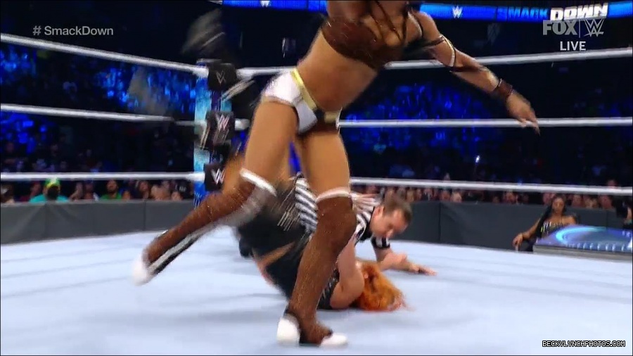 WWE_Supersized_SmackDown_2021_10_15_720p_HDTV_x264-NWCHD_mp4_005401273.jpg