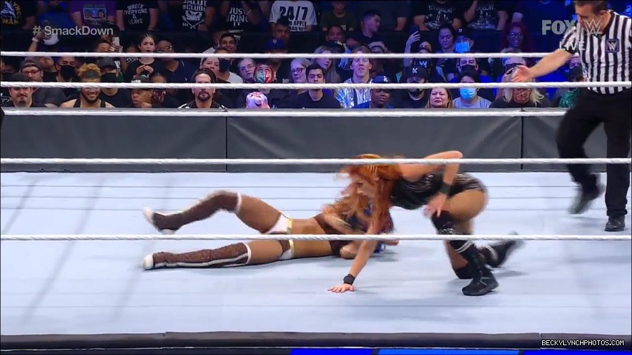 WWE_Supersized_SmackDown_2021_10_15_720p_HDTV_x264-NWCHD_mp4_005410883.jpg