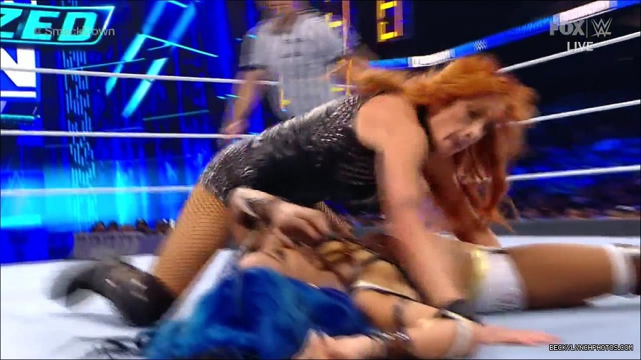 WWE_Supersized_SmackDown_2021_10_15_720p_HDTV_x264-NWCHD_mp4_005416889.jpg