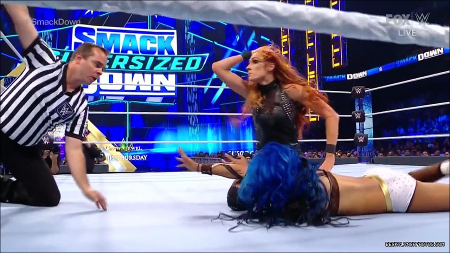 WWE_Supersized_SmackDown_2021_10_15_720p_HDTV_x264-NWCHD_mp4_005419892.jpg