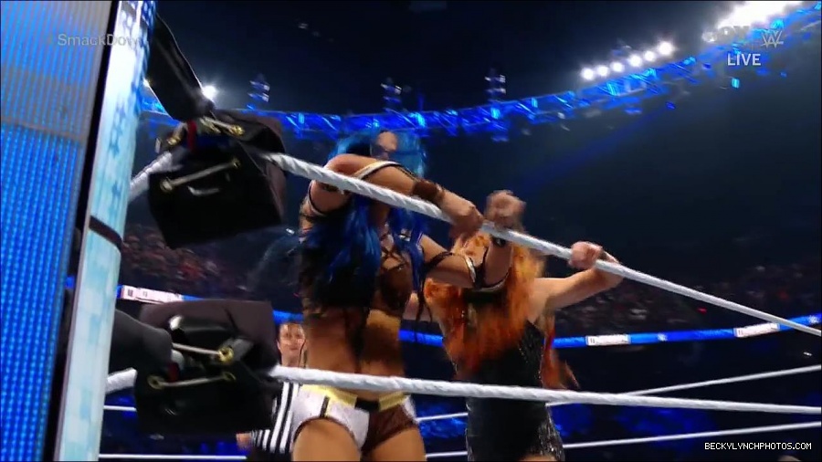 WWE_Supersized_SmackDown_2021_10_15_720p_HDTV_x264-NWCHD_mp4_005454126.jpg