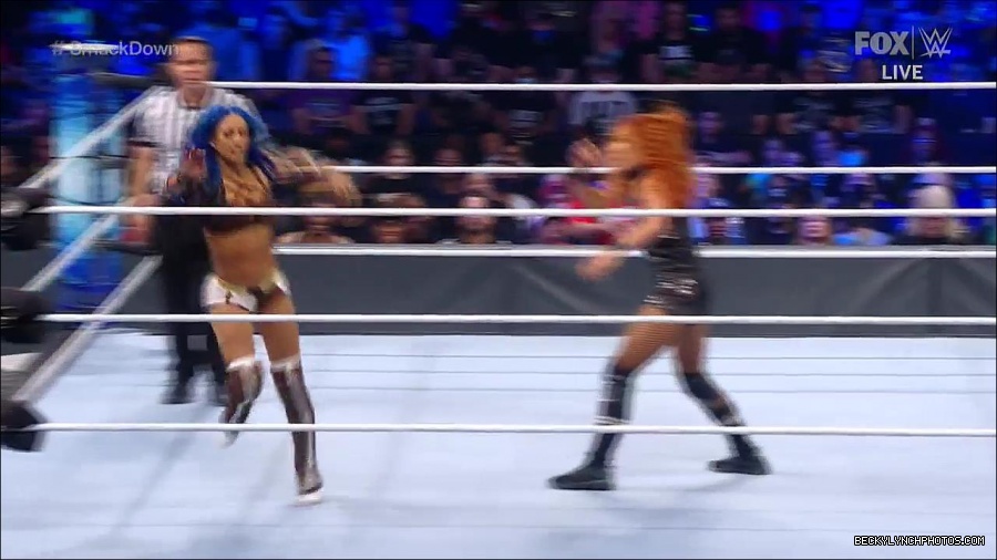 WWE_Supersized_SmackDown_2021_10_15_720p_HDTV_x264-NWCHD_mp4_005464336.jpg