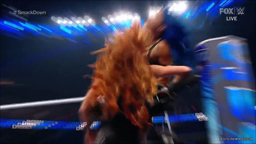 WWE_Supersized_SmackDown_2021_10_15_720p_HDTV_x264-NWCHD_mp4_005472744.jpg