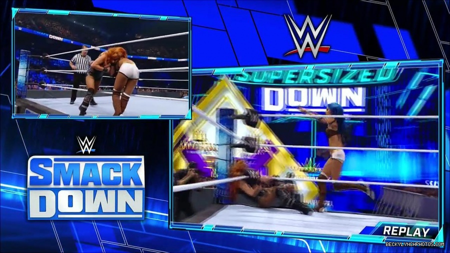WWE_Supersized_SmackDown_2021_10_15_720p_HDTV_x264-NWCHD_mp4_005496768.jpg