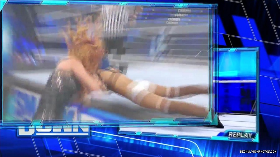 WWE_Supersized_SmackDown_2021_10_15_720p_HDTV_x264-NWCHD_mp4_005499171.jpg