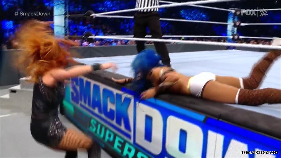 WWE_Supersized_SmackDown_2021_10_15_720p_HDTV_x264-NWCHD_mp4_005499771.jpg