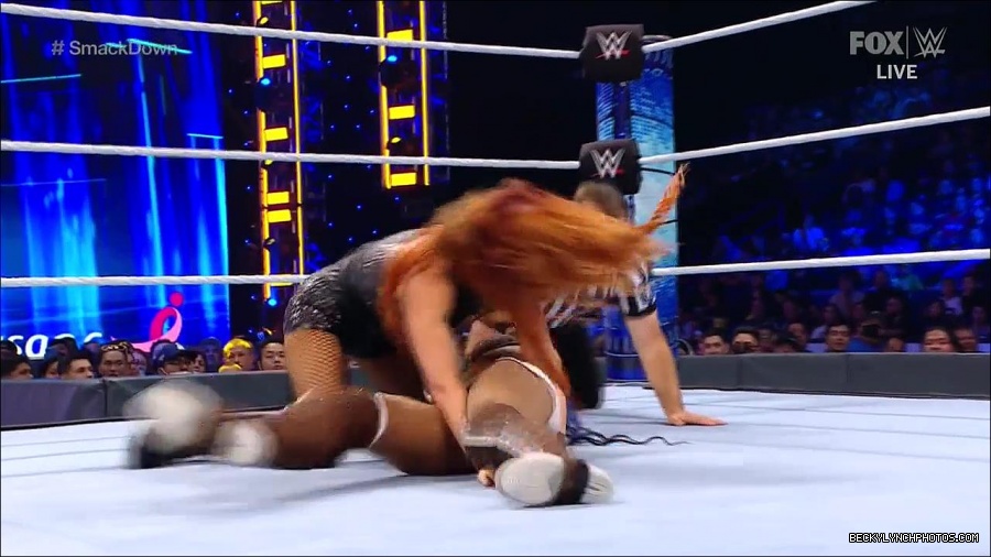 WWE_Supersized_SmackDown_2021_10_15_720p_HDTV_x264-NWCHD_mp4_005507579.jpg