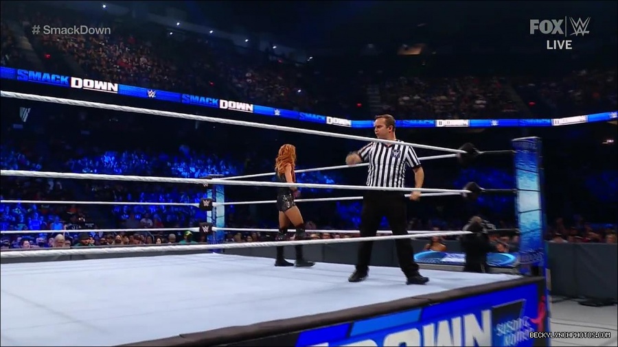 WWE_Supersized_SmackDown_2021_10_15_720p_HDTV_x264-NWCHD_mp4_005524997.jpg