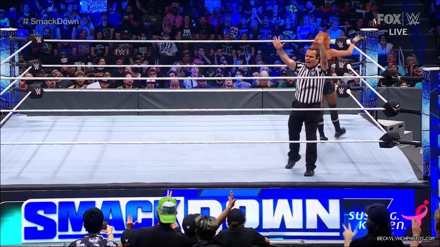 WWE_Supersized_SmackDown_2021_10_15_720p_HDTV_x264-NWCHD_mp4_005531603.jpg
