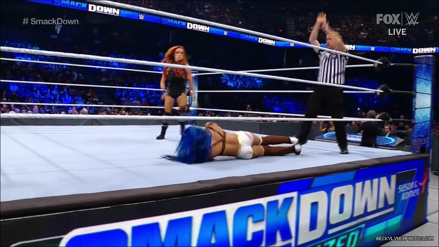 WWE_Supersized_SmackDown_2021_10_15_720p_HDTV_x264-NWCHD_mp4_005534006.jpg