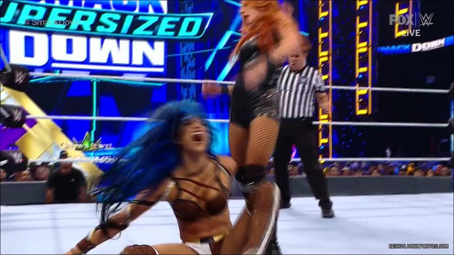 WWE_Supersized_SmackDown_2021_10_15_720p_HDTV_x264-NWCHD_mp4_005538810.jpg