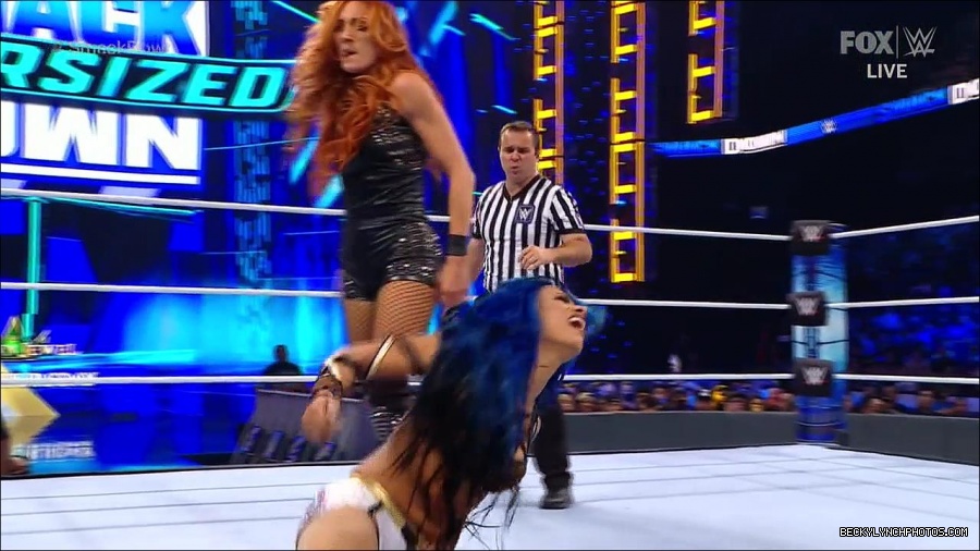 WWE_Supersized_SmackDown_2021_10_15_720p_HDTV_x264-NWCHD_mp4_005539411.jpg