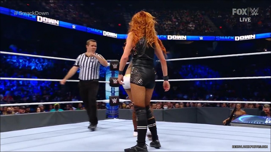WWE_Supersized_SmackDown_2021_10_15_720p_HDTV_x264-NWCHD_mp4_005547819.jpg
