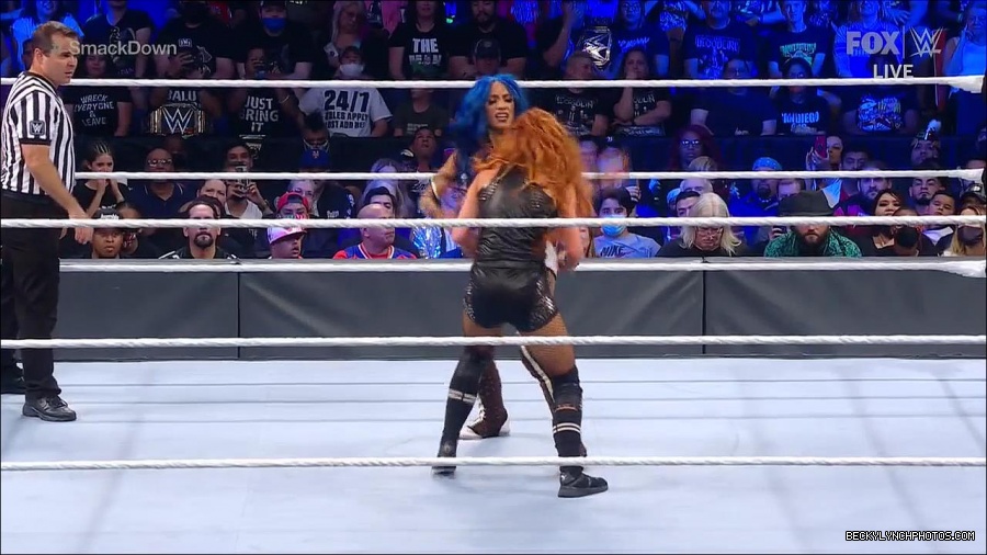 WWE_Supersized_SmackDown_2021_10_15_720p_HDTV_x264-NWCHD_mp4_005559831.jpg