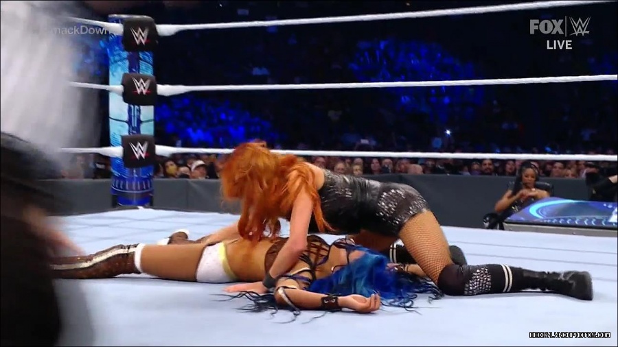 WWE_Supersized_SmackDown_2021_10_15_720p_HDTV_x264-NWCHD_mp4_005572444.jpg