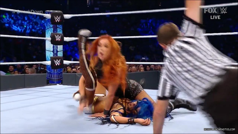 WWE_Supersized_SmackDown_2021_10_15_720p_HDTV_x264-NWCHD_mp4_005573045.jpg