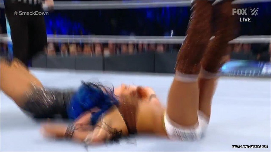 WWE_Supersized_SmackDown_2021_10_15_720p_HDTV_x264-NWCHD_mp4_005634906.jpg