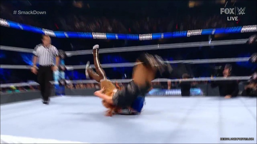 WWE_Supersized_SmackDown_2021_10_15_720p_HDTV_x264-NWCHD_mp4_005639711.jpg