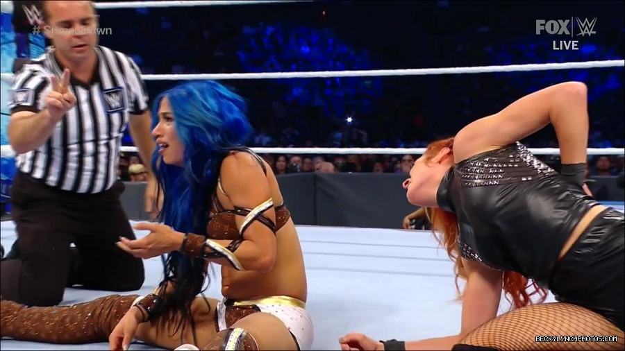 WWE_Supersized_SmackDown_2021_10_15_720p_HDTV_x264-NWCHD_mp4_005649321.jpg