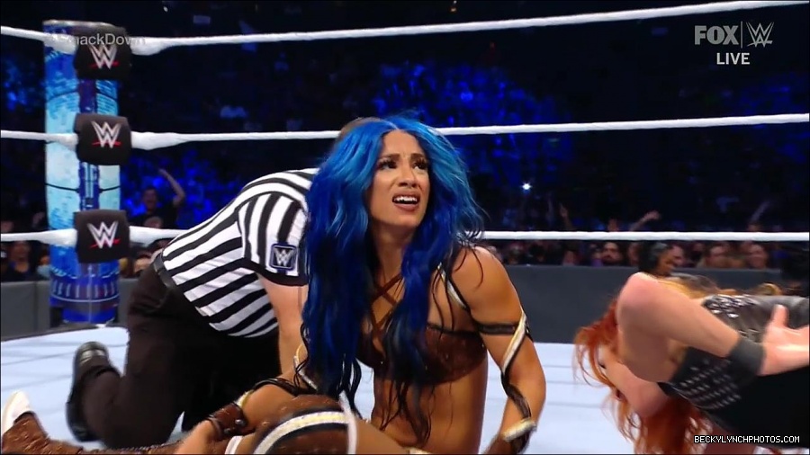 WWE_Supersized_SmackDown_2021_10_15_720p_HDTV_x264-NWCHD_mp4_005652924.jpg