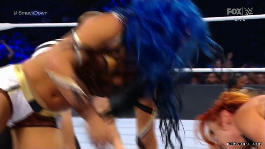 WWE_Supersized_SmackDown_2021_10_15_720p_HDTV_x264-NWCHD_mp4_005654126.jpg
