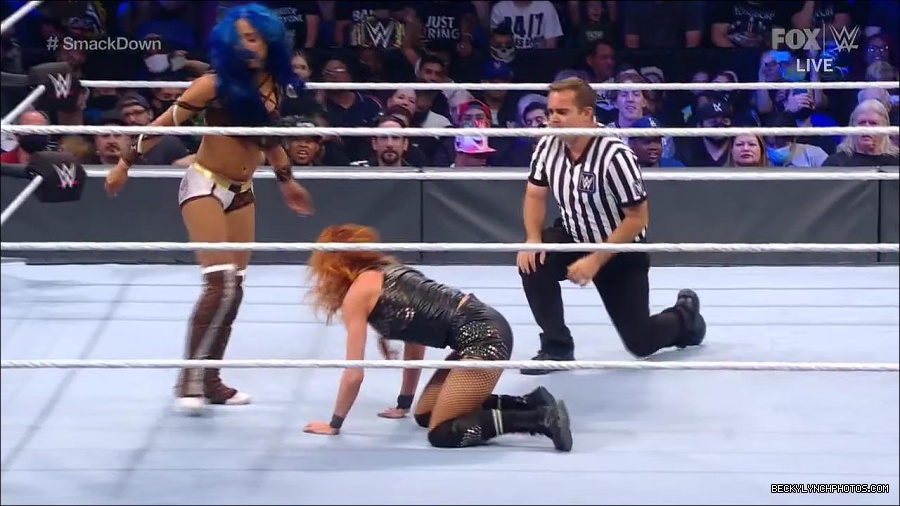 WWE_Supersized_SmackDown_2021_10_15_720p_HDTV_x264-NWCHD_mp4_005655927.jpg
