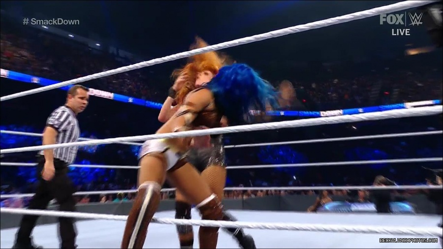 WWE_Supersized_SmackDown_2021_10_15_720p_HDTV_x264-NWCHD_mp4_005660132.jpg