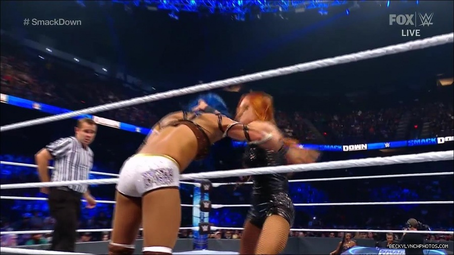 WWE_Supersized_SmackDown_2021_10_15_720p_HDTV_x264-NWCHD_mp4_005662534.jpg