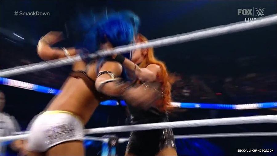 WWE_Supersized_SmackDown_2021_10_15_720p_HDTV_x264-NWCHD_mp4_005663135.jpg