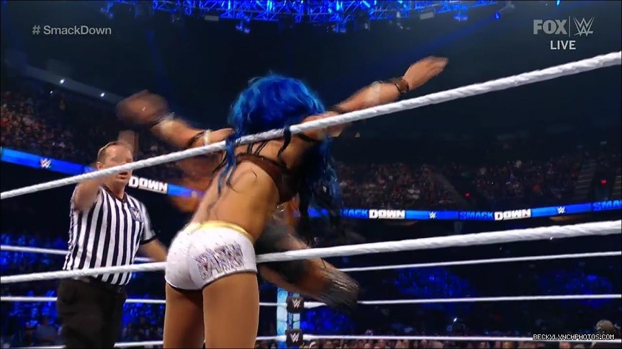 WWE_Supersized_SmackDown_2021_10_15_720p_HDTV_x264-NWCHD_mp4_005664936.jpg