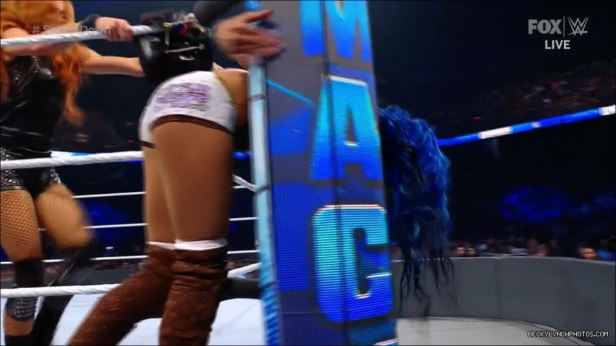 WWE_Supersized_SmackDown_2021_10_15_720p_HDTV_x264-NWCHD_mp4_005668540.jpg