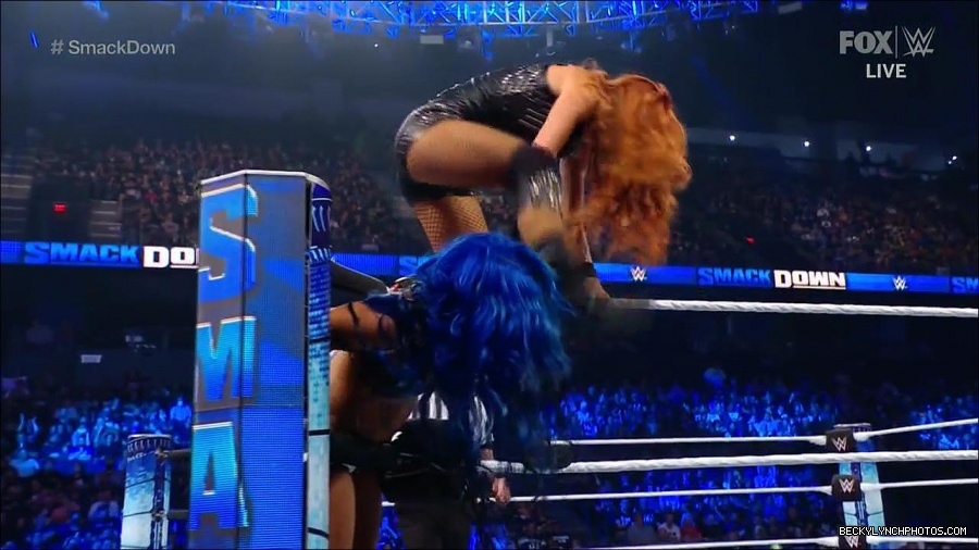 WWE_Supersized_SmackDown_2021_10_15_720p_HDTV_x264-NWCHD_mp4_005671543.jpg