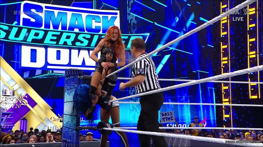 WWE_Supersized_SmackDown_2021_10_15_720p_HDTV_x264-NWCHD_mp4_005679351.jpg