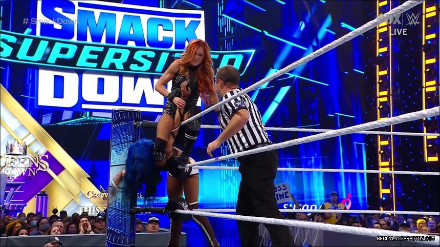WWE_Supersized_SmackDown_2021_10_15_720p_HDTV_x264-NWCHD_mp4_005679951.jpg