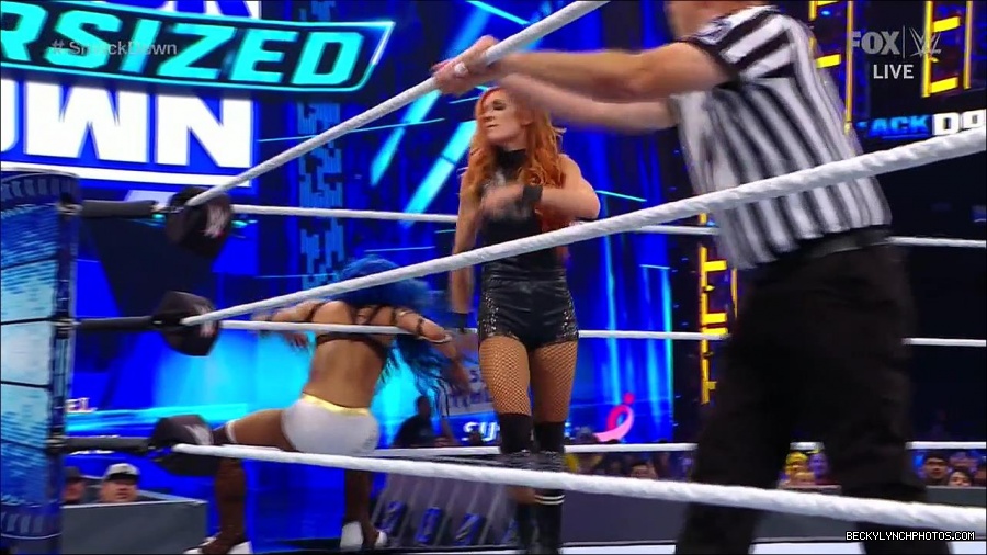 WWE_Supersized_SmackDown_2021_10_15_720p_HDTV_x264-NWCHD_mp4_005682954.jpg