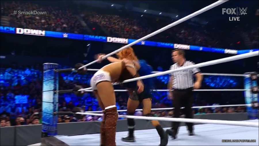 WWE_Supersized_SmackDown_2021_10_15_720p_HDTV_x264-NWCHD_mp4_005686558.jpg