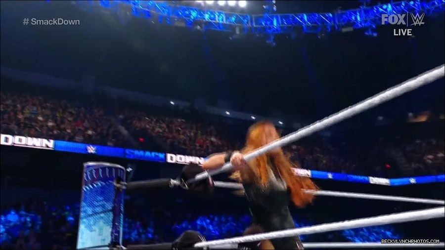 WWE_Supersized_SmackDown_2021_10_15_720p_HDTV_x264-NWCHD_mp4_005688360.jpg