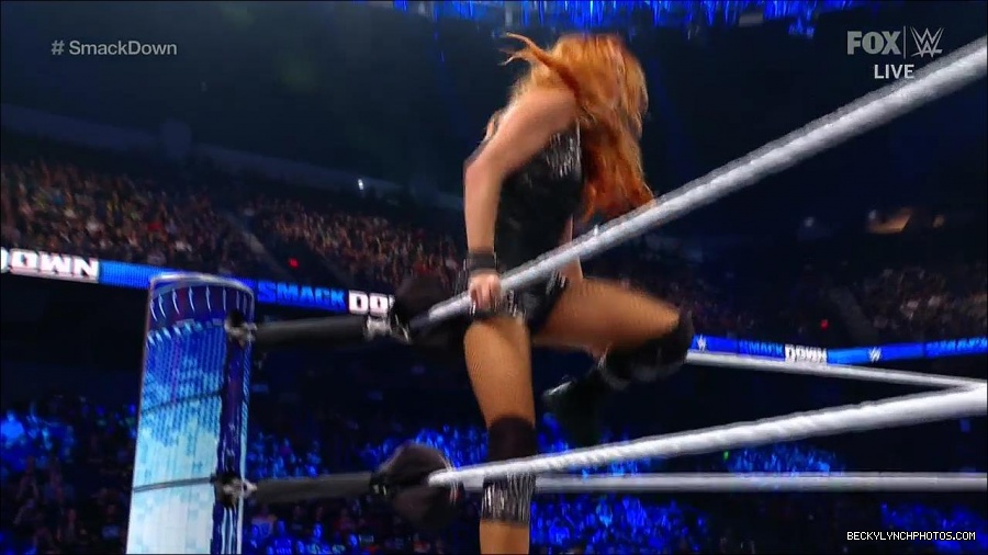 WWE_Supersized_SmackDown_2021_10_15_720p_HDTV_x264-NWCHD_mp4_005688960.jpg