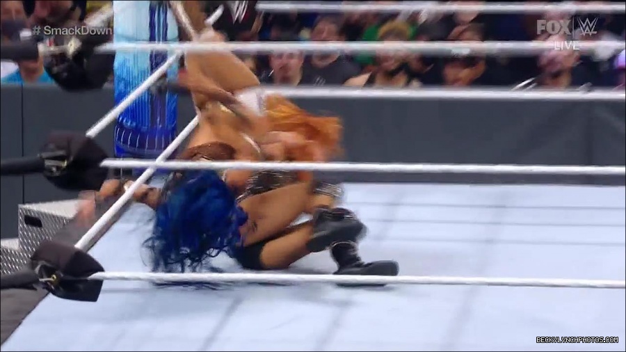 WWE_Supersized_SmackDown_2021_10_15_720p_HDTV_x264-NWCHD_mp4_005693165.jpg