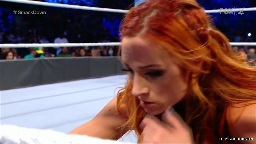 WWE_Supersized_SmackDown_2021_10_15_720p_HDTV_x264-NWCHD_mp4_005717923.jpg