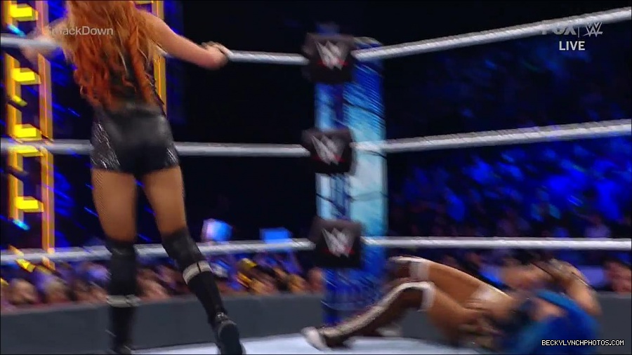 WWE_Supersized_SmackDown_2021_10_15_720p_HDTV_x264-NWCHD_mp4_005759965.jpg